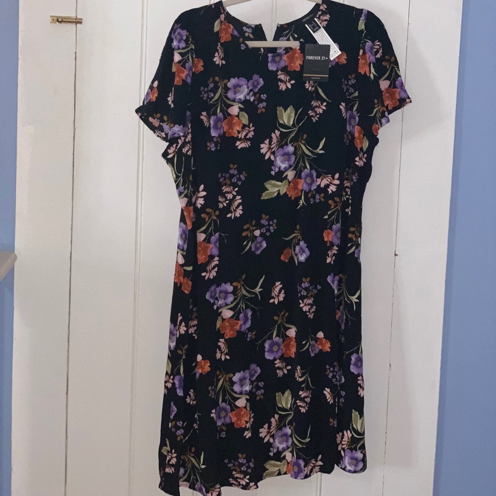Floral shift dress (2x) NWT zipper closure
